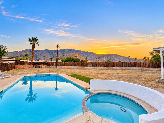 345 E Glen Circle S, Palm Springs, CA 92262
