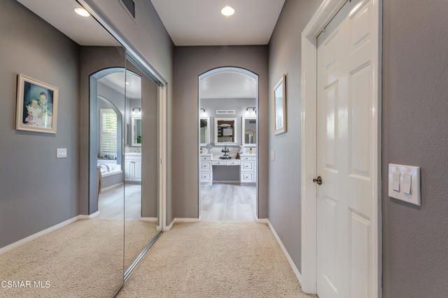 68 E Twisted Oak Drive, Simi Valley CA: https://media.crmls.org/mediaz/eae6cd4f-4ed7-419f-abb3-cefbc5e33af2.jpg