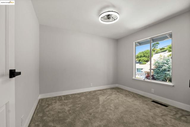 3459 Pinewood Dr, Hayward CA: https://media.crmls.org/mediaz/eae6d069-e0ff-4bdb-8b22-5b5d57d85170.jpg