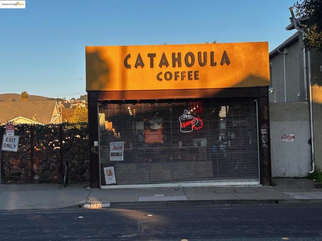 869 Lassen St, Richmond CA: https://media.crmls.org/mediaz/eae754f8-45f6-44e2-a44a-8fa3ee409062.jpg