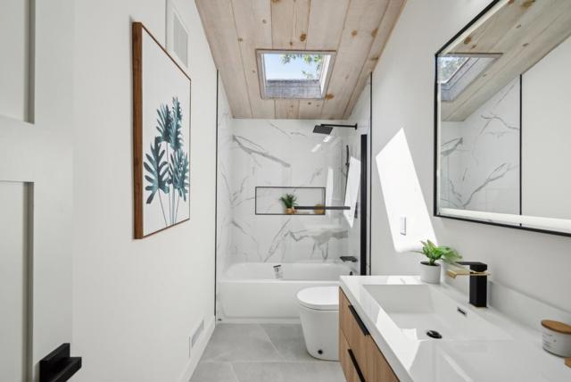 2047 Sharon Road, Menlo Park CA: https://media.crmls.org/mediaz/eae76819-074b-402c-81aa-13d262df4277.jpg