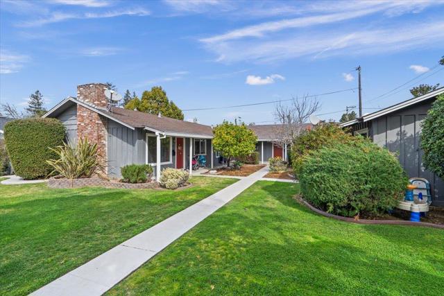 220 Loreto Street, Mountain View CA: https://media.crmls.org/mediaz/eae77084-7886-4605-bbf7-38c9ac232e06.jpg