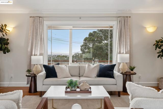 1034 Navellier St, El Cerrito CA: https://media.crmls.org/mediaz/eae7884d-aebb-41d0-8aa3-cb8e4756e014.jpg