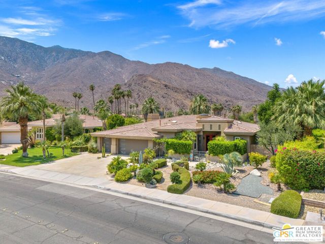 450 E Bogert Trail, Palm Springs CA: https://media.crmls.org/mediaz/eae86f31-e9bf-41d9-aba4-f230f78927a7.jpg