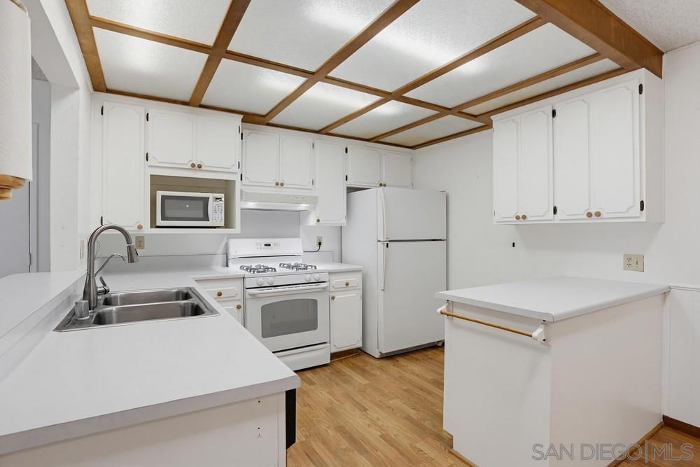 8495 Flanders - photo 10