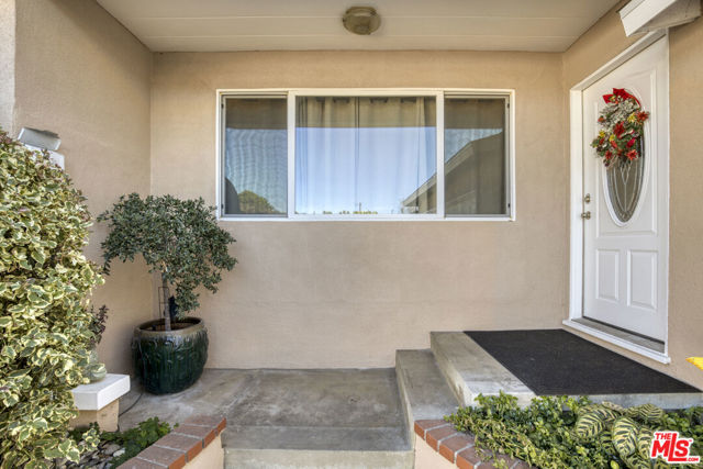 9610 Odessa Avenue, Northridge CA: https://media.crmls.org/mediaz/eaeaaef5-3074-477f-a899-2e61a2210449.jpg
