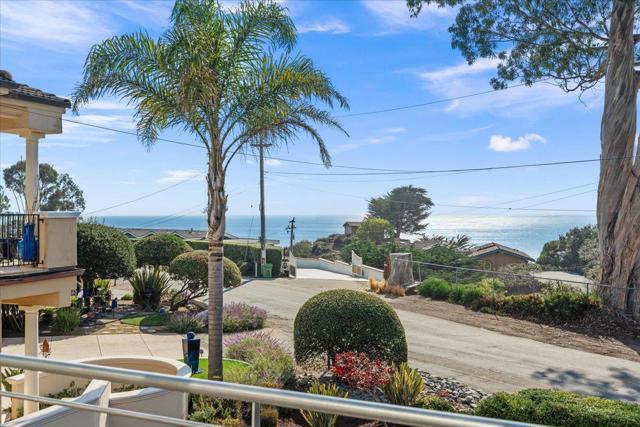 433 Seaview Drive, Aptos CA: https://media.crmls.org/mediaz/eaeb1d7e-3262-43b8-8330-54774b979818.jpg