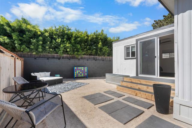 699 N Vulcan Avenue, Encinitas CA: https://media.crmls.org/mediaz/eaeb7bd9-fc25-44fe-a332-31adbb439d23.jpg