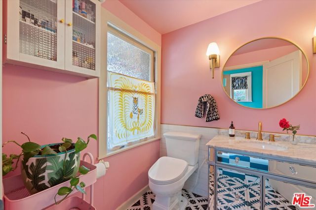 1654 5th Avenue, Los Angeles CA: https://media.crmls.org/mediaz/eaebaade-ac47-4567-9f8f-024f392b158d.jpg