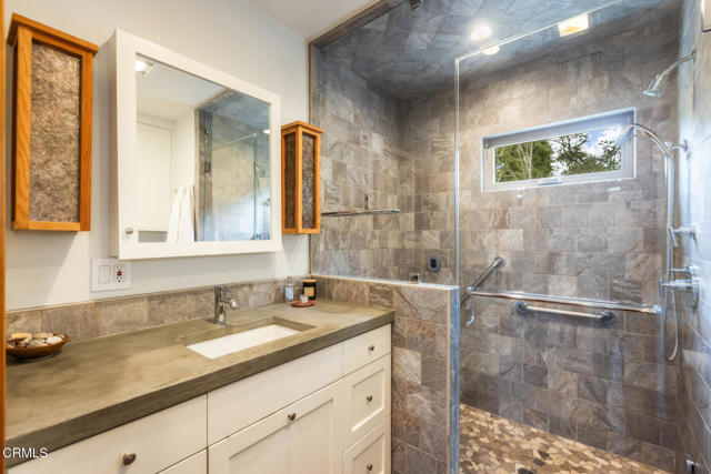 Detail Gallery Image 59 of 77 For 4254 Chevy Chase Dr, La Canada Flintridge,  CA 91011 - 6 Beds | 4 Baths