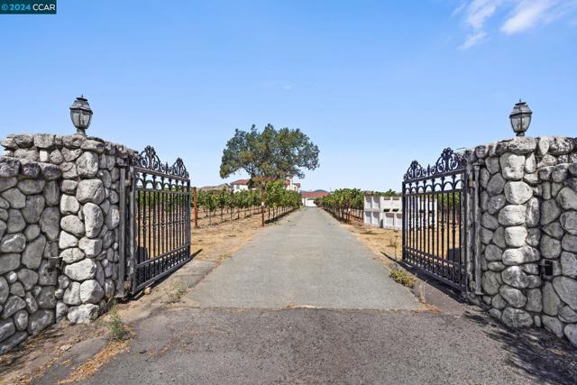 Image 10 of 60 For 5267 Old Sonoma Rd
