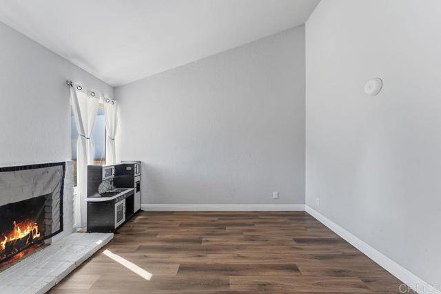 Detail Gallery Image 14 of 48 For 927 Cottonwood Ct, Corona,  CA 92879 - 5 Beds | 2 Baths