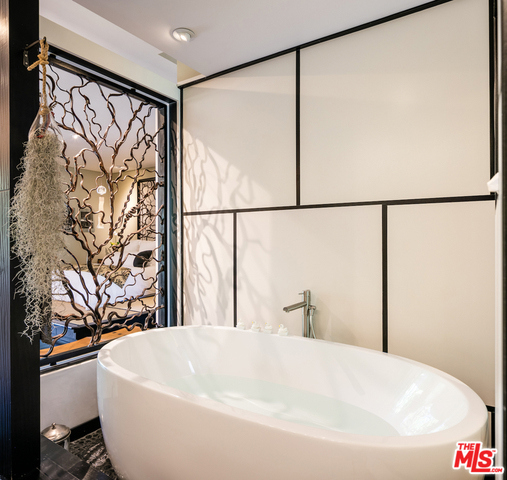 13050 Mindanao Way, 6 photo 22