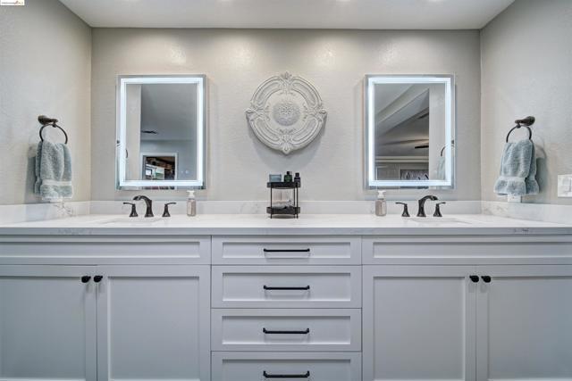 Image 31 of 45 For 2105 Cypress Pt