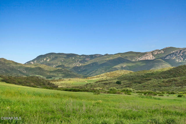 980 Via Anita, Newbury Park CA: https://media.crmls.org/mediaz/eaeefdf9-3da4-443e-814d-17e39eb9f3d9.jpg