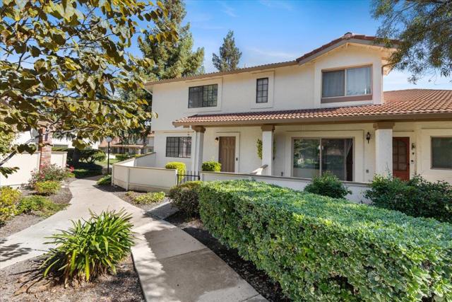 5439 Colony Green Drive, San Jose CA: https://media.crmls.org/mediaz/eaef308c-c85c-445c-9fd3-fd2bf2041855.jpg