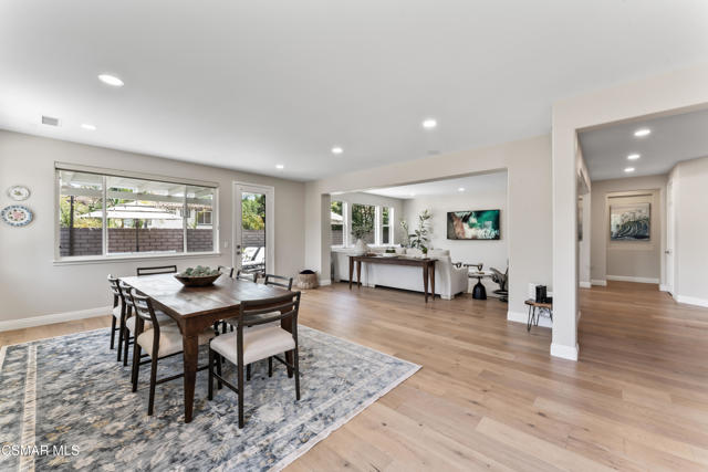 4543 Silverbell Circle, Moorpark CA: https://media.crmls.org/mediaz/eaef9882-faac-475c-bd51-bcedfc0a72c1.jpg