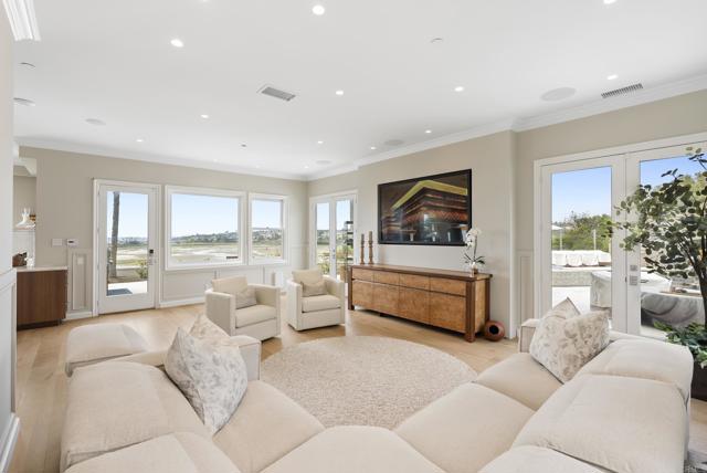 210 Gibson Pt, Solana Beach CA: https://media.crmls.org/mediaz/eaef992d-28d6-4081-b67e-f34bf60c2625.jpg