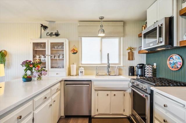 630 Terry Street, Monterey CA: https://media.crmls.org/mediaz/eaf0100f-d51a-41cb-89b7-efee88b1dc92.jpg