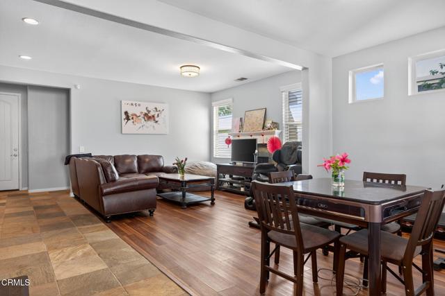6573 Pinnacle Court, Moorpark CA: https://media.crmls.org/mediaz/eaf0f893-a455-4e26-b209-8a71362cc099.jpg