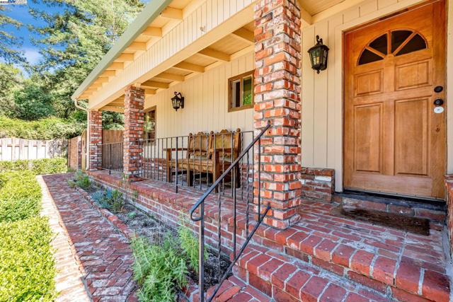3950 Pinole Valley Rd, Pinole CA: https://media.crmls.org/mediaz/eaf14541-0129-4069-a146-7fc1617edd37.jpg