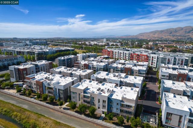 320 Riesling Ave, Milpitas CA: https://media.crmls.org/mediaz/eaf19f61-9b9e-40a9-9b5a-c4be72839297.jpg