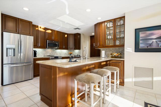 15 Duke Drive, Rancho Mirage CA: https://media.crmls.org/mediaz/eaf252cd-d940-41c5-8ae2-771f6f471fe7.jpg