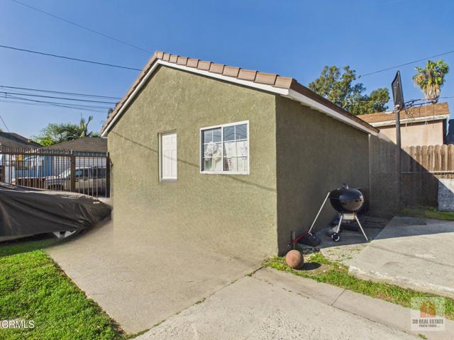 Detail Gallery Image 13 of 15 For 524 W Almond St, Compton,  CA 90220 - 4 Beds | 2 Baths