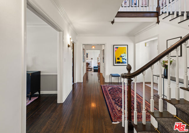 850 Birchwood Drive, Los Angeles CA: https://media.crmls.org/mediaz/eaf299e2-7c8c-4634-aa18-6e338b370671.jpg