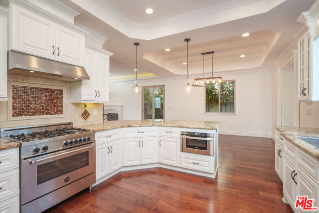 2005 Robinson Street, Redondo Beach, California 90278, 4 Bedrooms Bedrooms, ,3 BathroomsBathrooms,Residential,For Sale,Robinson,26638819