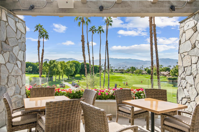 107 Tanglewood Trail, Palm Desert CA: https://media.crmls.org/mediaz/eaf329d3-119b-447b-967b-54131f1ef42d.jpg