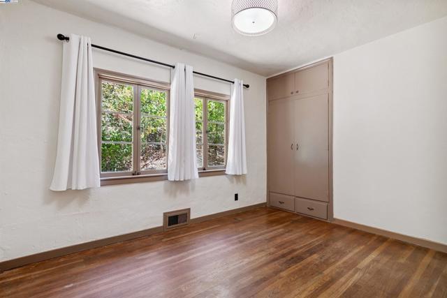 3476 Springhill Rd, Lafayette CA: https://media.crmls.org/mediaz/eaf3e47d-fed3-49f5-9332-631a6bd9fd1f.jpg