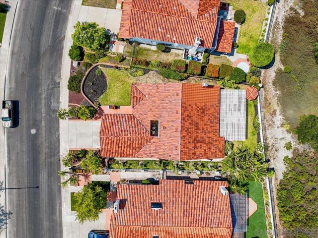 16263 Via Embeleso, San Diego CA: https://media.crmls.org/mediaz/eaf4f005-ee2a-4f42-93c3-db78d221a5e4.jpg