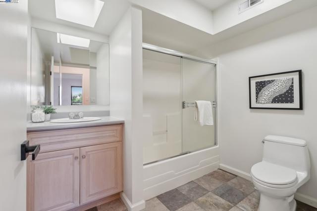 361 Castle Crest Rd, Alamo CA: https://media.crmls.org/mediaz/eaf4fde6-a382-4986-9714-212c9cbced43.jpg