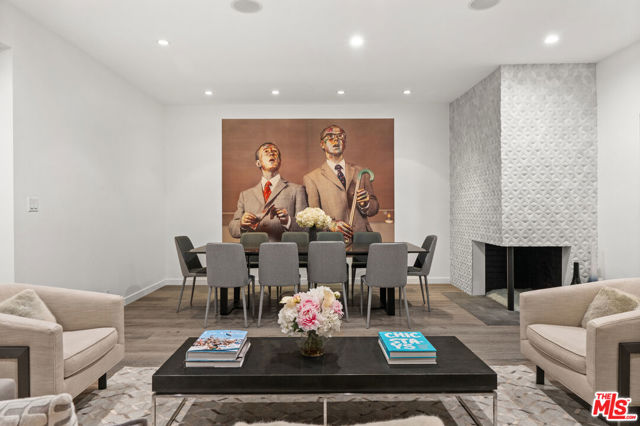 602 N Whittier Drive, Beverly Hills CA: https://media.crmls.org/mediaz/eaf672eb-e764-44de-b109-d07e68833fe1.jpg