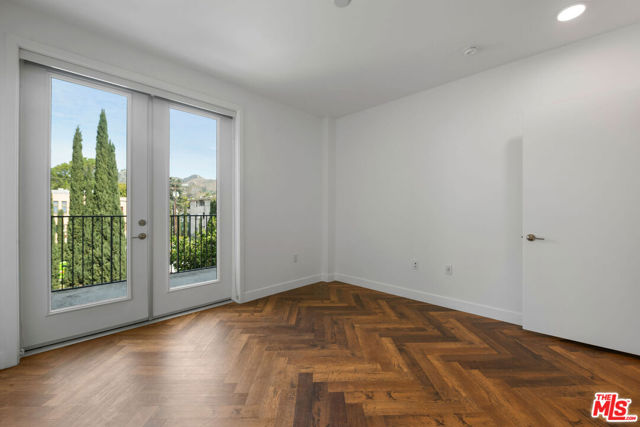 1250 N Fairfax Avenue, West Hollywood CA: https://media.crmls.org/mediaz/eaf69017-5f21-482e-a3d8-aa80faeb3a26.jpg