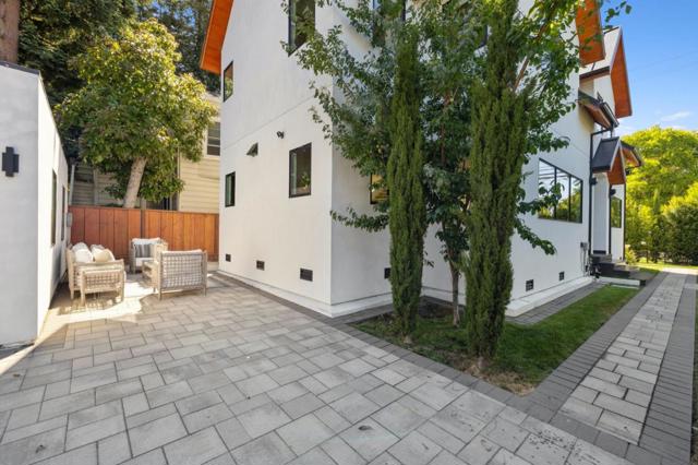 33 Highland Avenue, Burlingame CA: https://media.crmls.org/mediaz/eaf691da-7f78-4c1f-adf1-f7eb0405d065.jpg