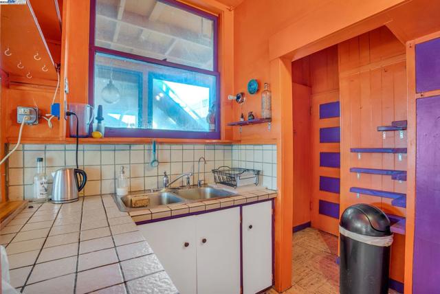 Image 13 of 51 For 227 Orange Street