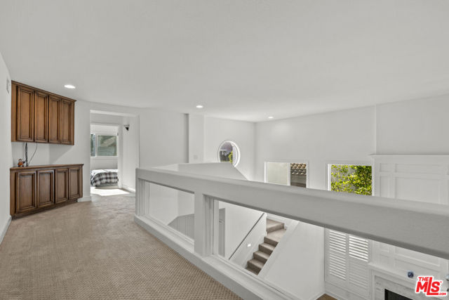 4370 Park Monte Nord, Calabasas CA: https://media.crmls.org/mediaz/eaf6b448-ad38-4d51-a37a-05f7a45d00c3.jpg