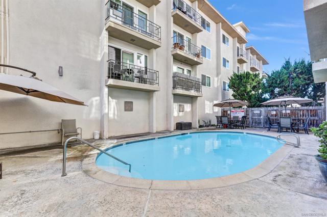 3431 Park Blvd, San Diego CA: https://media.crmls.org/mediaz/eaf77bf9-cb2e-4e06-9860-5079760e7f9a.jpg