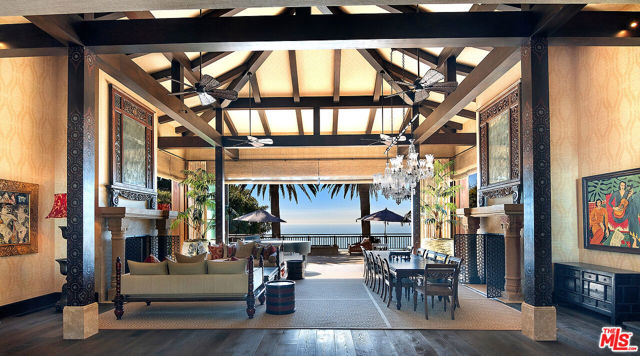24834 Pacific Coast Highway, Malibu CA: https://media.crmls.org/mediaz/eaf79877-9b28-439a-a55b-c4cdf00befa3.jpg