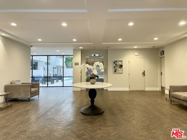 Drew Fenton | 12115 San Vicente Boulevard Los Angeles CA | MLS: 7175742