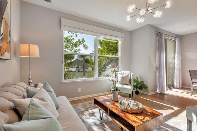 701 Baltic Circle, Redwood City CA: https://media.crmls.org/mediaz/eaf844ad-c393-486d-a498-50a0bafe286d.jpg