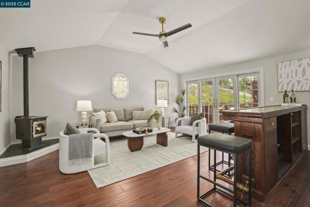 6324 Bonita Ct, Richmond CA: https://media.crmls.org/mediaz/eaf87445-3da9-4bd6-b1ed-3c18caea45e1.jpg