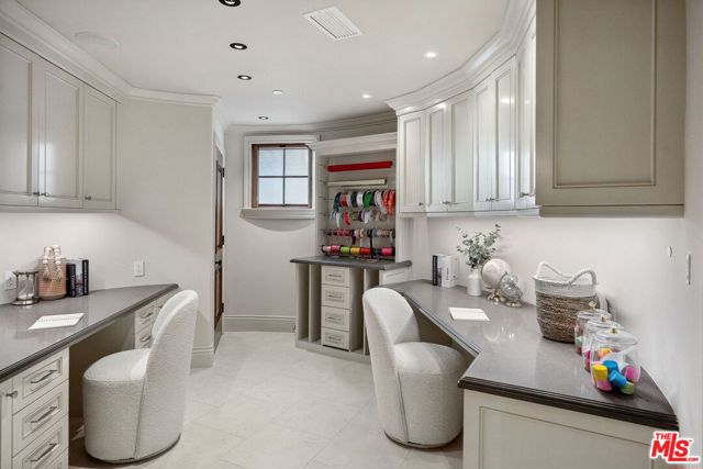 6882 Arizona Avenue, Los Angeles CA: https://media.crmls.org/mediaz/eaf891fd-584f-46ea-8a8c-714b083d14ae.jpg