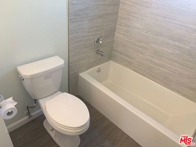 603 W 47th Street, Los Angeles CA: https://media.crmls.org/mediaz/eaf9b2c5-05d1-4f49-8a0a-877ffa72a3d4.jpg
