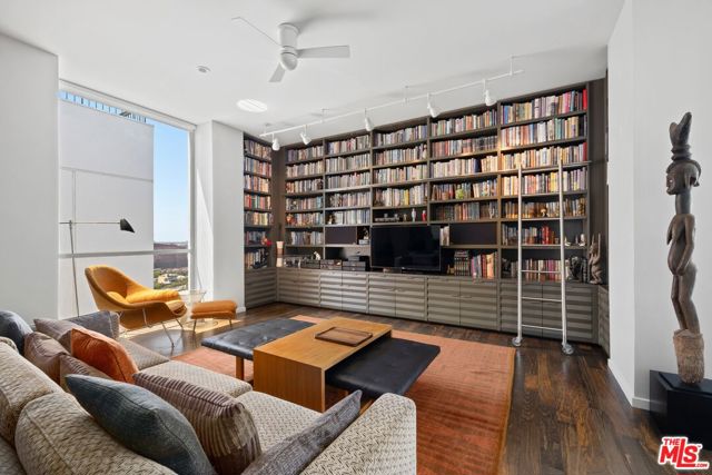 1100 Alta Loma Road, West Hollywood CA: https://media.crmls.org/mediaz/eaf9d0f4-5e05-4168-a732-3baa49c4faf0.jpg