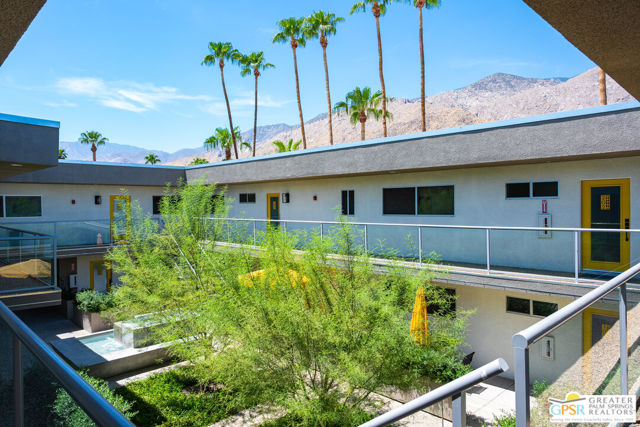 588 E San Lorenzo Road #204, Palm Springs, CA 92264