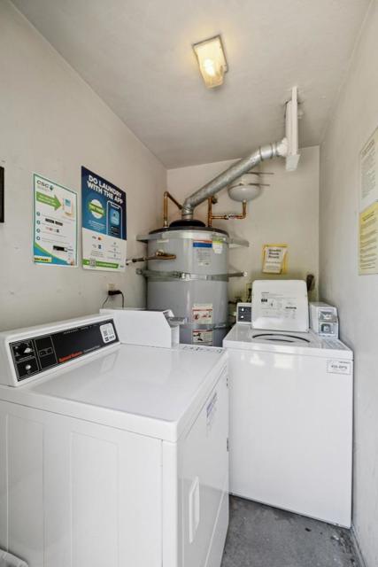 390 N 1st Street, Campbell CA: https://media.crmls.org/mediaz/eafa37fc-c8e1-480c-9b06-b268fa347cd0.jpg