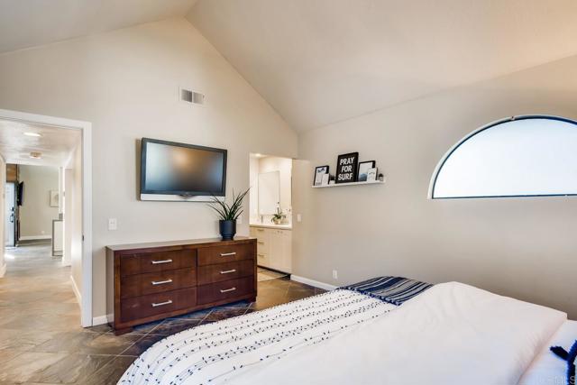 Detail Gallery Image 18 of 30 For 536 via De La Valle a,  Solana Beach,  CA 92075 - 3 Beds | 2 Baths
